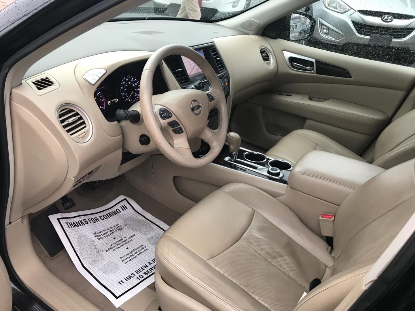 2013 Black /Tan Nissan Pathfinder Platinum (5N1AR2MM2DC) with an 3.5 V6 engine, Automatic transmission, located at 577 Chester Pike, Prospect Park, PA, 19076, (610) 237-1015, 39.886154, -75.302338 - Photo#9